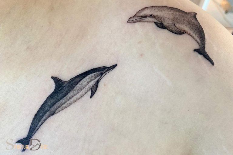 Delfin tatovering spirituel betydning